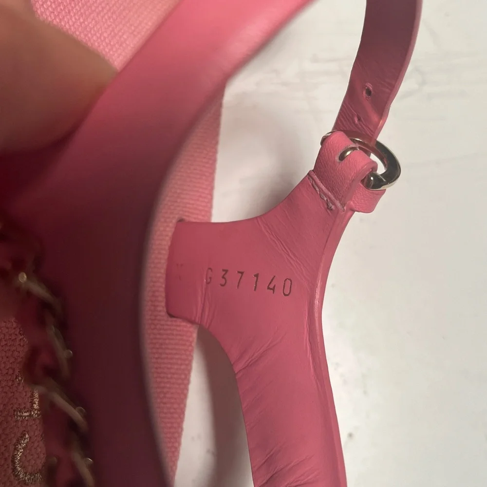 CHANEL Vibrant Pink Leather Sandals - Picture 8 of 8